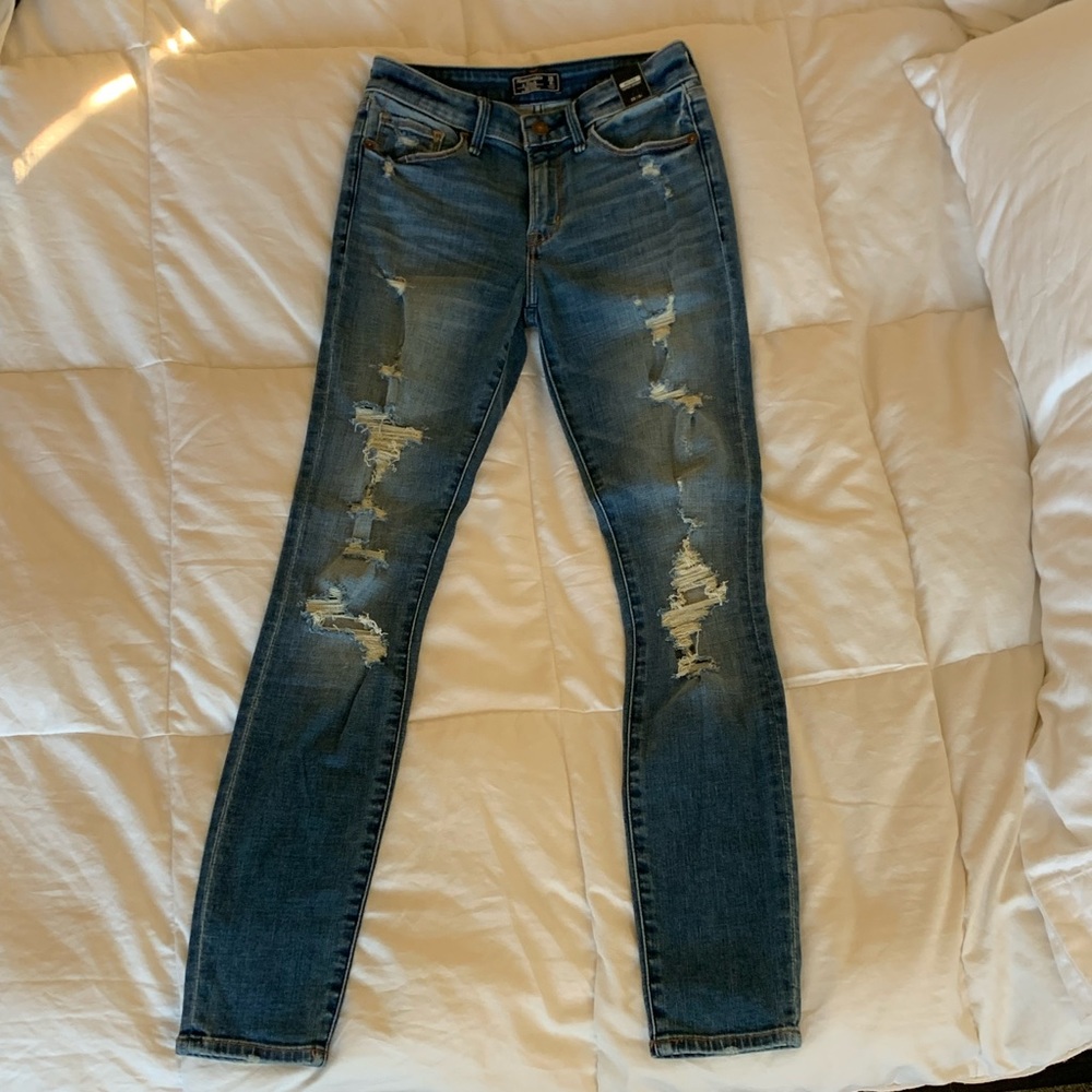 A&F Mid Rise Super Skinny Jeans